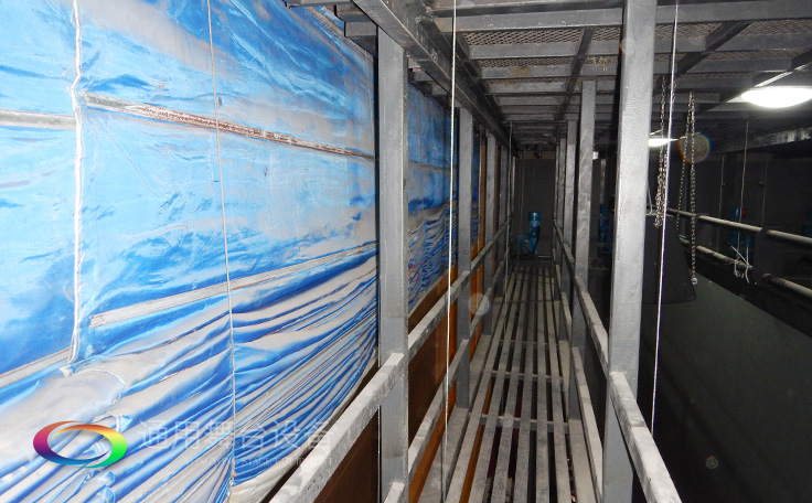 設置在舞臺上空，以金屬排架懸掛燈具的設備——燈光吊架Side lighting ladder通用舞臺吊桿